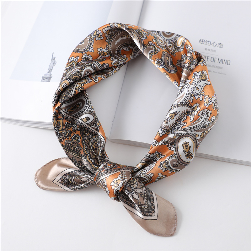 Foulard carré de luxe en soie  - Silk Scarf Square avis et prix